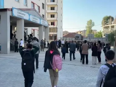 Yüksekova'da yeni eğitim yılı coşkuyla başladı: 30 bin öğrenci ders başı yaptı