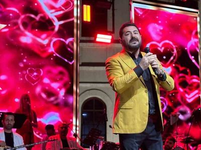 Serkan Kaya, Sivas'ta nostaljik bir konserle hayranlarıyla buluştu