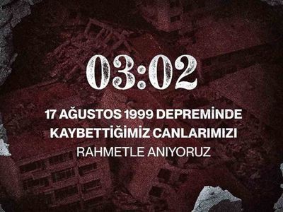 Gölcük depreminde kaybedilen canlar unutulmuyor