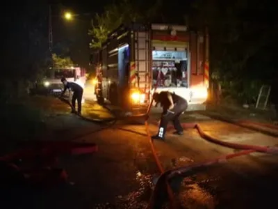 Yangın, Kozan'da besicinin kışlık samanlarını küle çevirdi
