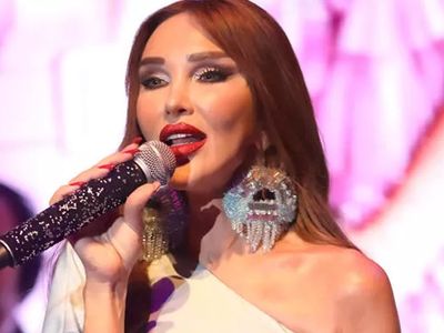 Ebru Gündeş'le davalık olan Seren Serengil programda ünlü şarkıcının şarkısı çalınca ateş püskürdü: Şarkısını çalamazsın!