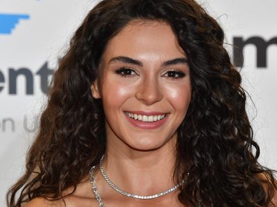 Ebru Şahin Bir Milyonluk Yüzüğünün Kaybolmasından Korktu, Evine Mücevher Kasası Yaptırdı!