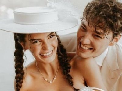 Ebru Şahin ve Cedi Osman’dan balayı pozları! Mutlulukları yüzlerinden okunuyor