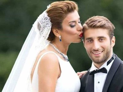 Ebru Şancı’nın son paylaşımı sosyal medyayı salladı! Eşinin dekoltesini kapatması olay oldu