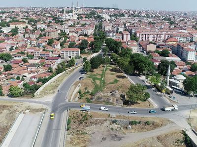 Edirne’de Bir Müteahhit Satış Sözleşmesiyle Sattığı Daireleri Başka Bir Müteahhide Tapu Devriyle Sattı!