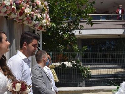 Edirne'de Gelin ve Damat İstedi, Korona Tedavisi Gören Belediye Başkanı Kırmadı