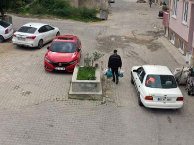 Edirne'de Mezar Krizi! Yıllardır Yol Ortasında Olan Mezarın Gerçek Olup Olmadığı Araştırılıyor