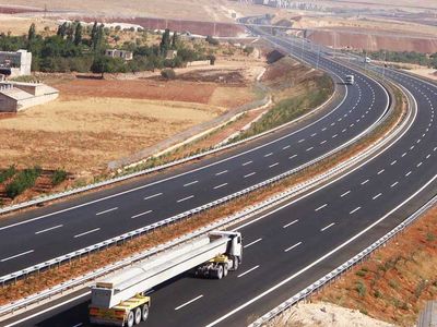 Edirne'den Şanlıurfa'ya uzanan otoyollara yeni uygulama! Yarından itibaren geçerli olacak otoyollarda hız sınırı arttırıldı!