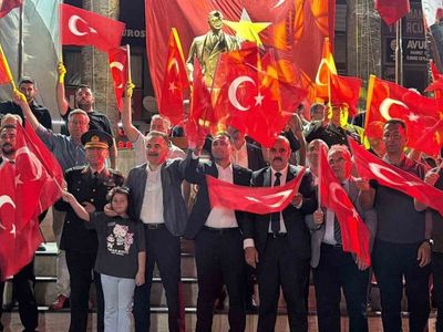 Edremit'te 15 Temmuz anma etkinlikleri coşkuyla gerçekleşti