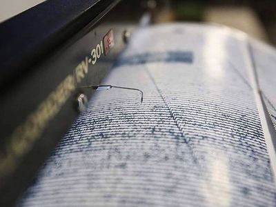 Ege’de peş peşe deprem oldu: Çevre illerde hissedildi