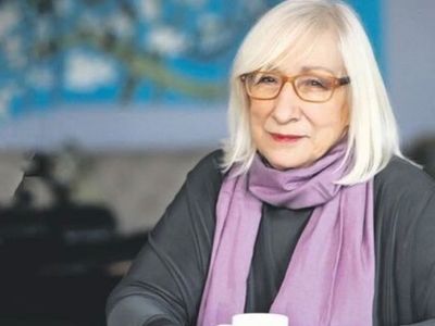 Eğitimci Yazar Alev Alatlı yaşamını yitirdi