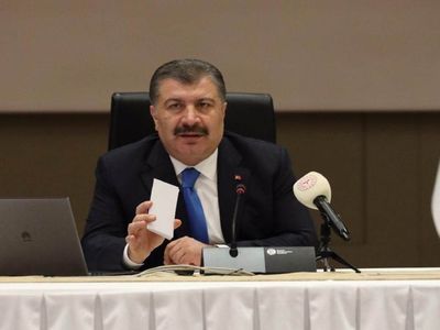 Eğitimde kısıtlama geri gelecek mi? Okullarda maske zorunluluğu olacak mı? Sağlık Bakanı Koca’dan kısıtlama açıklaması