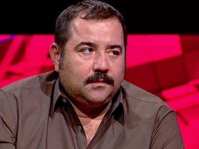 Eğlenmek için dışarıya çıkan ünlü komedyen Ata Demirer'in ayakta güçlükle durabildiği anları olay oldu