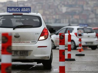 Ehliyet almayı düşünenler dikkat! Sürücü kursları, katlanan maliyetler sebebiyle kapanmayı düşünüyor