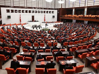 Ek gösterge emeklileri nasıl etkileyecek? TBMM Plan ve Bütçe Komisyonu Torba Kanun Teklifini kabul etti!