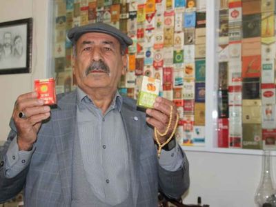 Elazığ'da yaşayan Vedat Urhan'ın 46 yıldır içmediği sigaralardan oluşturduğu koleksiyonu 100 bin lira değerinde!