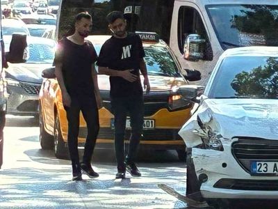 Elazığ'da iki otomobil çarpıştı: 2 yaralı