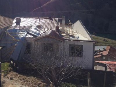 Elazığ'da Şiddetli Fırtına Çatıları Uçurdu