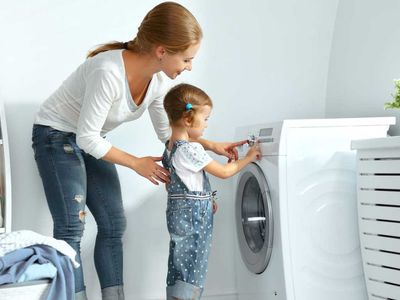 Elektrik faturanızı yarı yarıya indirmek için çamaşır makinenize sadece 1 kaşık eklemeniz yeterli olacak!