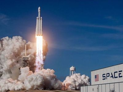Elon Musk ciddi zarara uğradı: Güneş patlaması Starlink uydularını yok etti