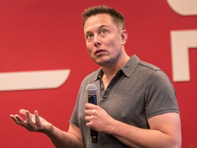 Elon Musk’ın serveti eriyor: Dünyanın en zengini unvanını kaybetti