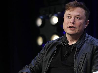 Elon Musk’tan FED’e çağrı: Faizi indirin