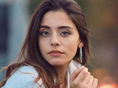 Emanet dizisinin genç yıldızı Sıla Türkoğlu gönlünü Kaan Yıldırım’a mı kaptırdı? Bu fotoğraf çok konuşulacak