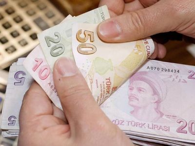 Emekli maaşında iyileştirme için iki formül geliyor: Ek zam ve en düşük emekli maaşı için senaryolar ortaya çıktı