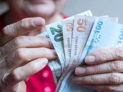Emekliler tek bir SMS atsa yeterli olacak!  30 Bin TL ödeme yapılacak
