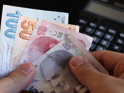 Emeklilere bir ek zam müjdesi daha: Ekonomi uzmanı tarih vererek açıkladı