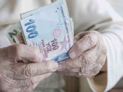 Emeklilere karşılıksız ödeme müjdesi geldi! Geri ödemesiz 6 bin TL şimdi hesaplarda