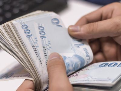 Emeklilere Müjdeli Haber: 4 Bin Lira İkramiye Ödenecek!