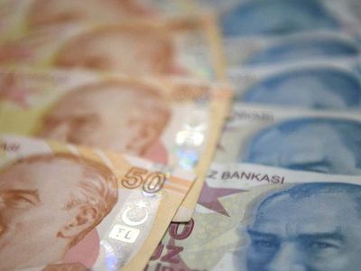 Emeklileri sevindiren haber gece yarısı geldi! Emekliler en az 5.753 TL maaş alacak