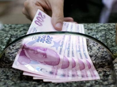 Emeklilerin beklediği haber geldi: Ek zam ödemeleri hesaplara yatıyor