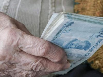 Emeklilikte tüm hesaplar rafa kalkıyor: Milyonları sevindirecek düzenleme geliyor