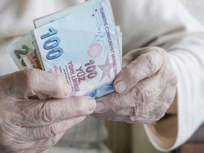 Emekliye çifte bayram: Çift maaş alacaklar
