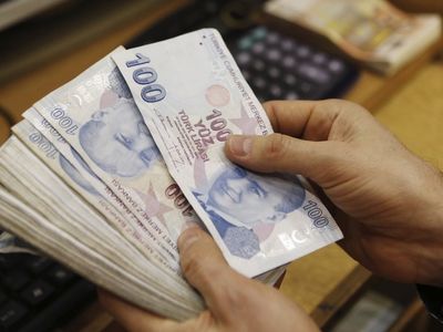 Emekliye müjdeli haber: Emekliye ek ödeme paketi 31 Mart'a kadar devrede! Maaşlara ek 2.750 TL yatmaya başladı