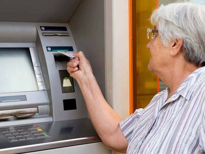 Emekliye Müjdeyi Cem Küçük Verdi: Emekliye Zam En Az Yüzde 30-40 Arasında Yapılacak!