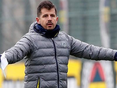 Emre Belözoğlu Futbolculara Uyarıda Bulundu
