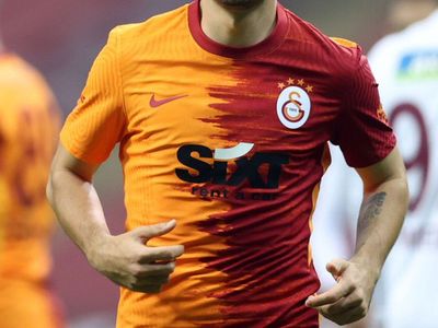 Emre Kılınç Galatasaray’dan ayrılıyor mu? Medipol Başakşehir Galatasaray’dan Emre Kılınç’ı kiralık olarak kadrosuna katmak istiyor