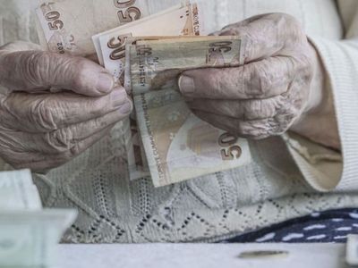 En düşük emekli maaşı 7500 TL oldu! Yeni zamlı maaşlar ne zaman yatacak?