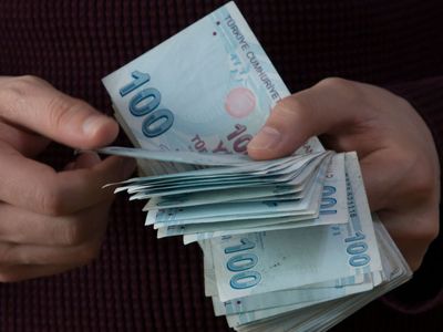 En düşük emekli maaşına zam düzenlemesi komisyondan geçti: Pakette güvenlik korucuları, gaziler ve doktorlarda var