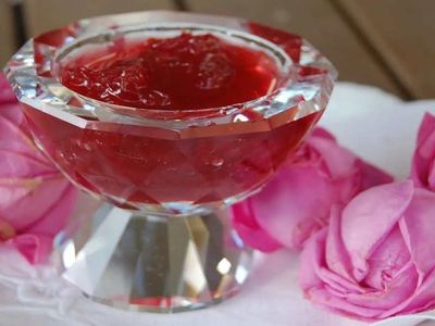 En kolay gül reçeli nasıl yapılır? Vitamin ve mineral deposu Gül reçeli tarifi