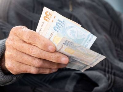 Enflasyon rakamları sonrası belirlendi: 4 aylık maaş zammı oranı netleşti! Emekli ve memur maaşı ne kadar olacak?