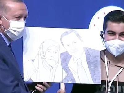 Engelli Gencin Hediyesi Cumhurbaşkanı Erdoğan'ı Duygulandırdı!