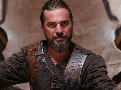 Engin Altan Düzyatan'dan Kötü Haber Geldi! Ünlü Oyuncu Koronavirüsle Mücadele Ediyor