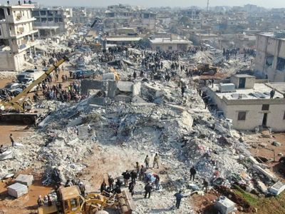 Enkaz altından doğan yeni umut: 7 aylık bebek 140 saat sonra kurtarıldı