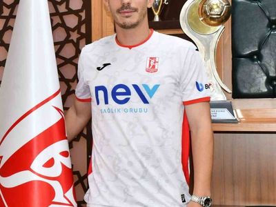 Erdoğan Kaya, Balıkesirspor’da 2 yıllık sözleşme imzaladı