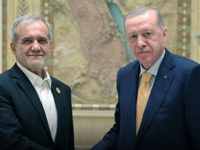 Erdoğan'dan diplomasi trafiği: Pezeşkiyan ve Zeydi ile telefonda görüştü