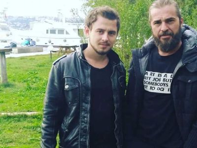 Erkan Kaledibi kimdir, neden öldü? Kırgın Çicekler ve Diriliş Ertuğrul dizi oyuncusu Erkan Kaledibi evinde ölü bulundu!